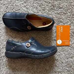 Clark’s Unstructured Leather Loafers Women’s 5M Navy Blue